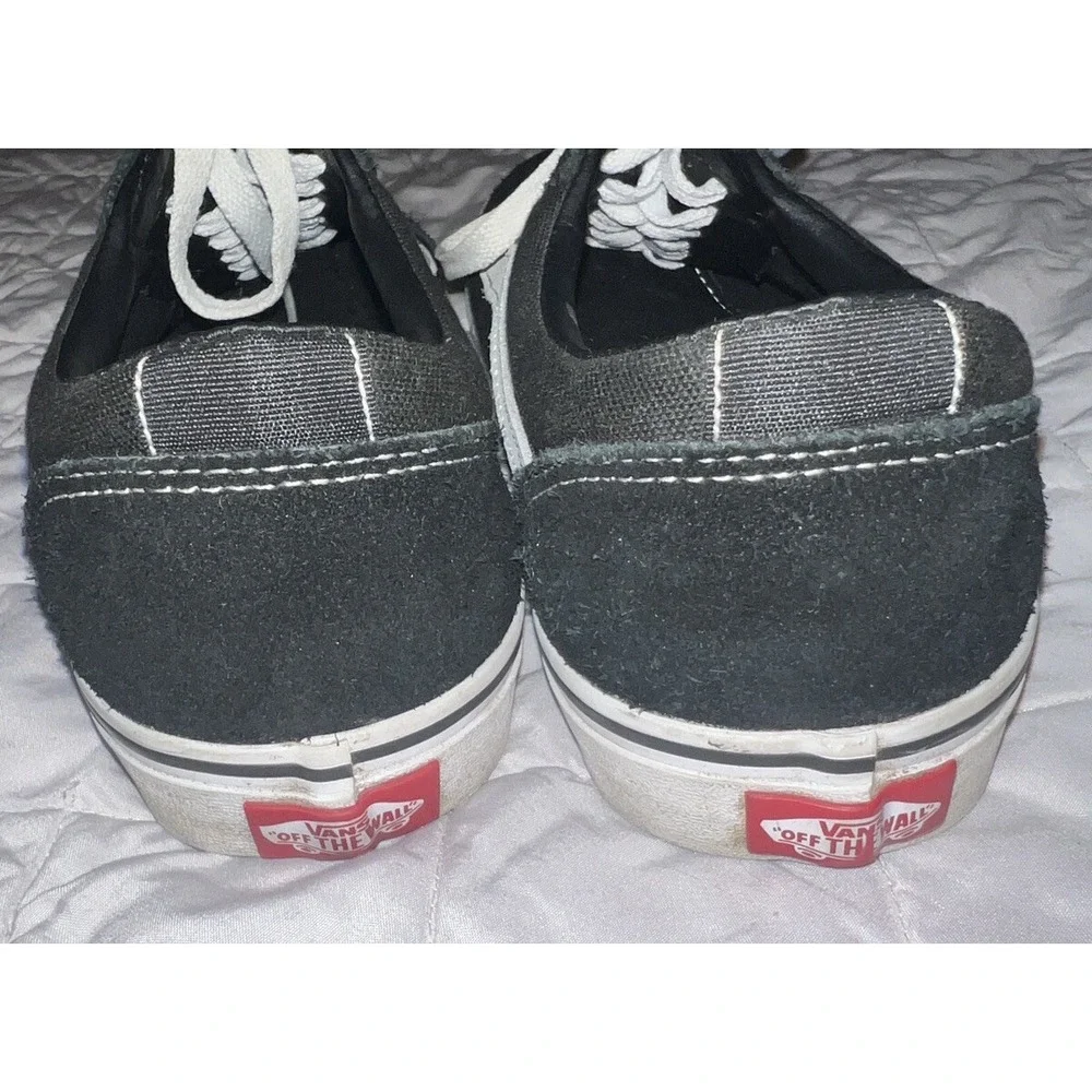 Van's Classic Low Top Men's Black/White Sneakers Size 7.5